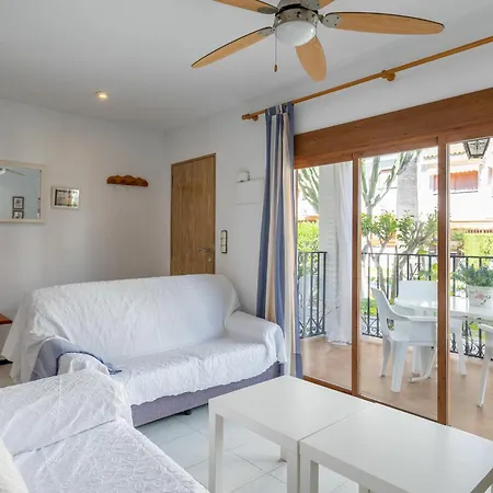 Casa En La Playa Con Piscinas E *