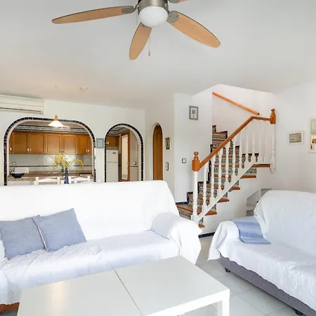 Casa En La Playa Con Piscinas E 別荘