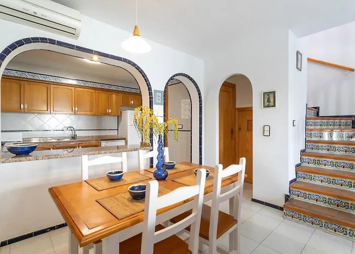 Casa En La Playa Con Piscinas E *