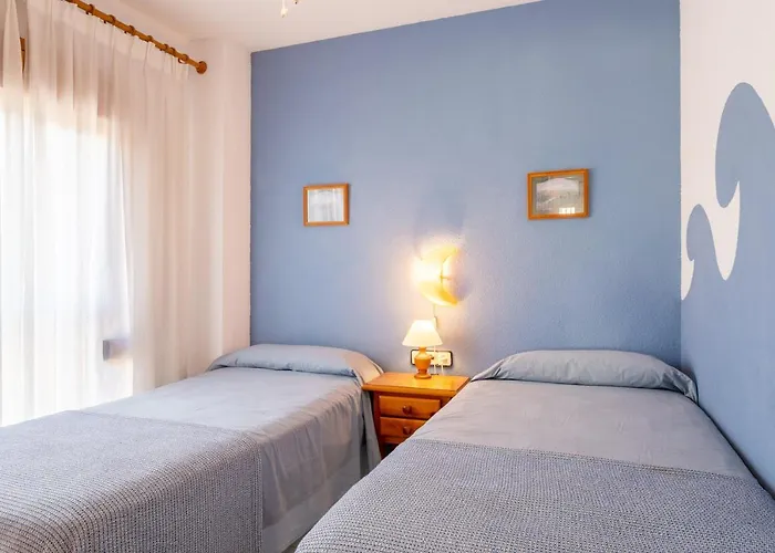 Casa En La Playa Con Piscinas E Puerto Marino
