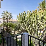 Casa En La Playa Con Piscinas E Puerto Marino