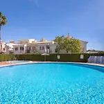 Casa En La Playa Con Piscinas E Feriehus Puerto Marino