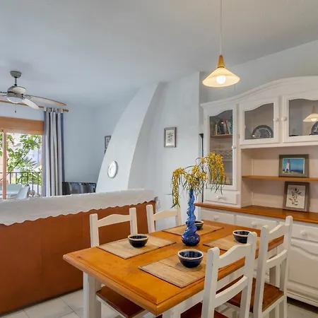Feriehus Casa En La Playa Con Piscinas E Puerto Marino